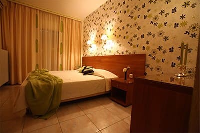 Double room with modern decor at Nikos House, Nikiti, Halkidiki