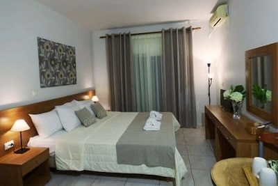 Double room with modern decor at Nikos House, Nikiti, Halkidiki